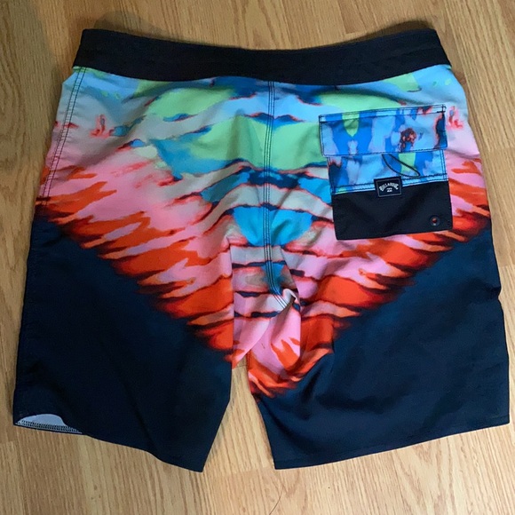 Billabong board shorts - Picture 3 of 4